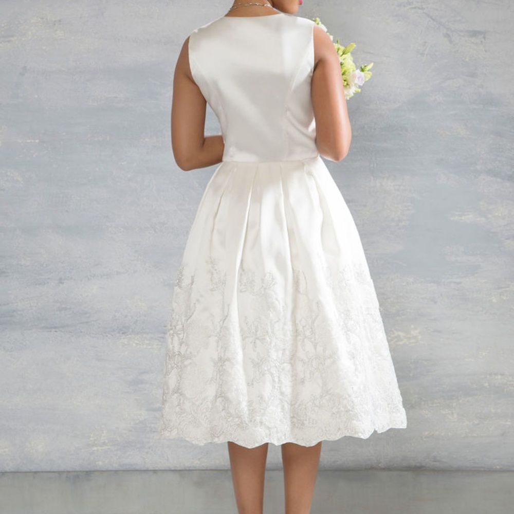 Chi Chi London Pearl ivory dress wedding or cocktail - Picture 3 of 14